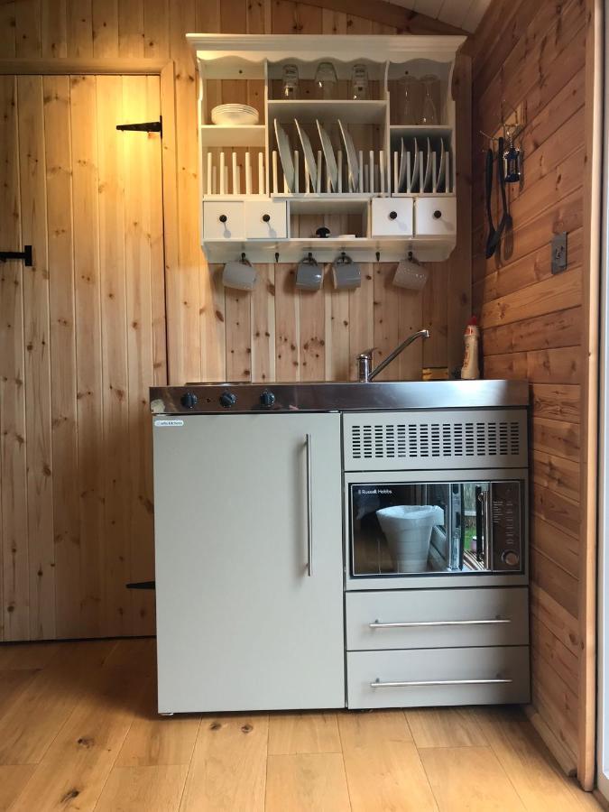 unique sheperds hut ensuite&kitchenette Clodock Extérieur photo
