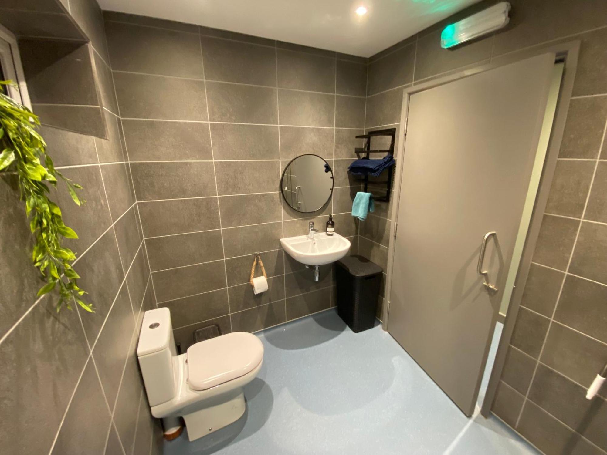 unique sheperds hut ensuite&kitchenette Clodock Extérieur photo